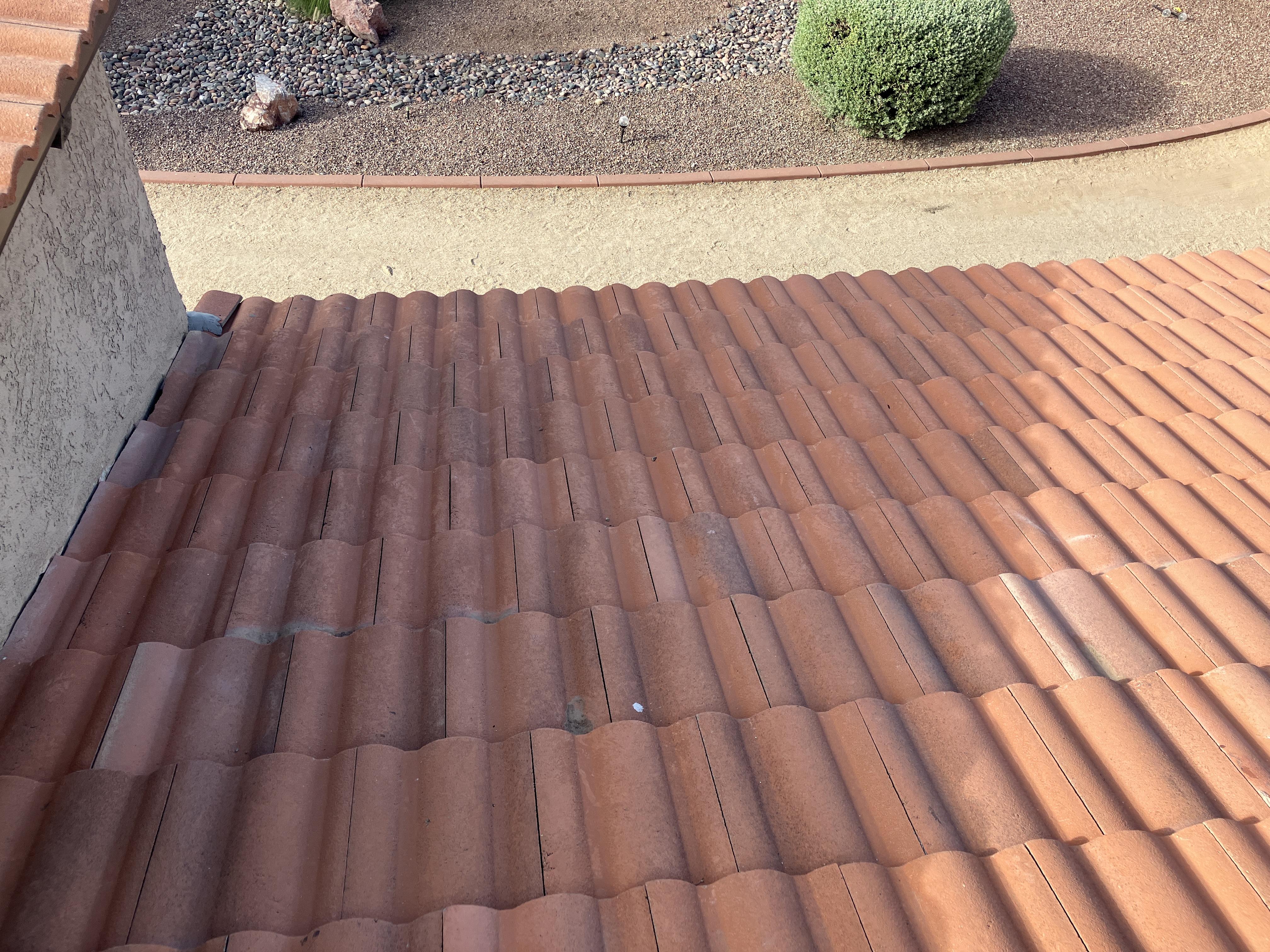 Understanding a Tile Roof in Arid Climates